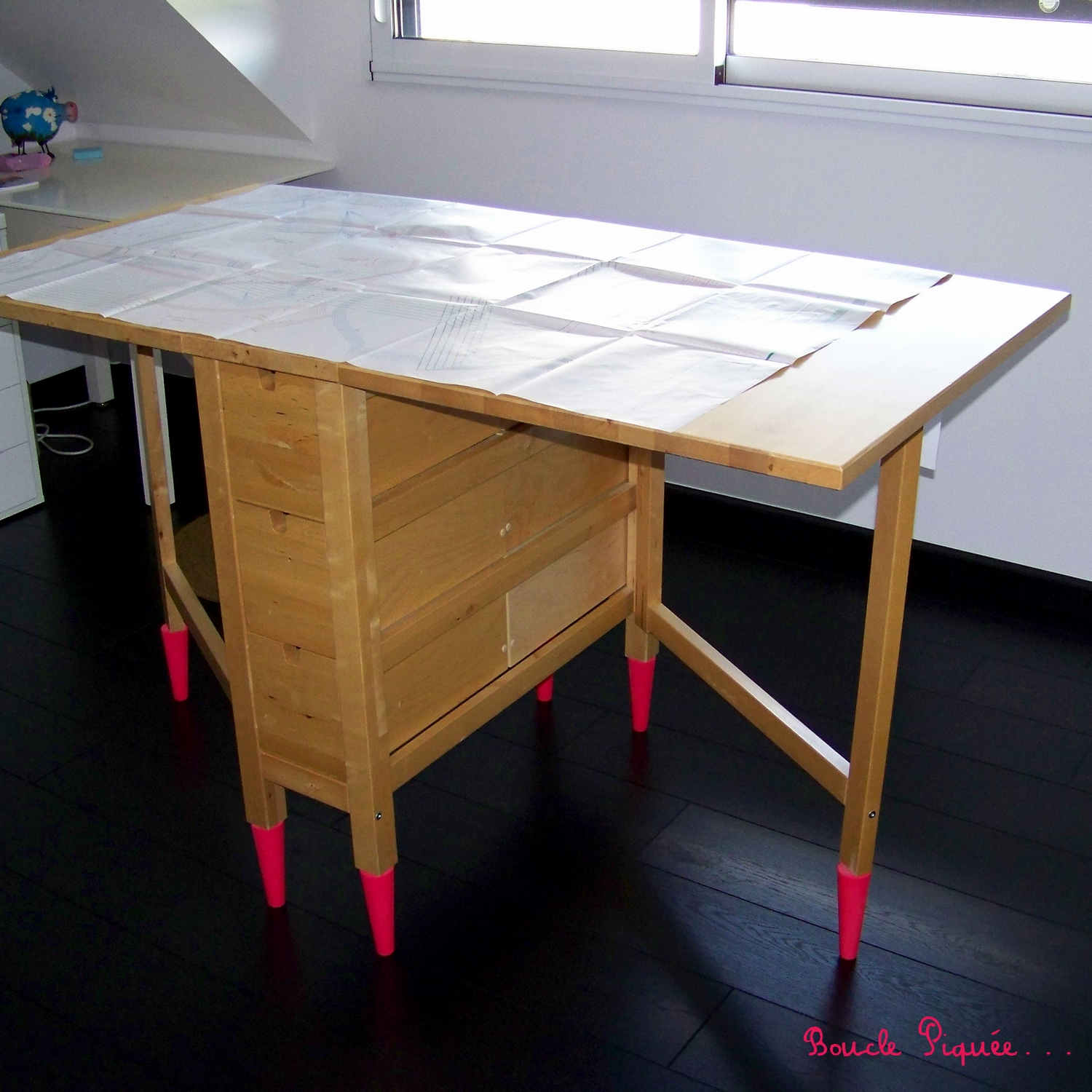table de coupe pliante , à partir de la table Norden de chez IKEA